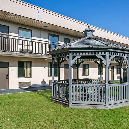 Rodeway Inn Rohrerstown Exterior photo